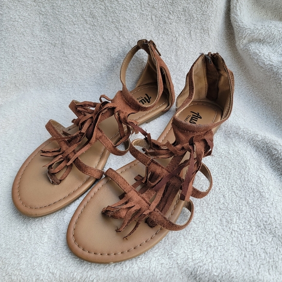 Shoes - Sandals with zippers Austin Trading co
